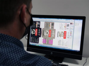 Photo of monitor showing AutoSet Digital in action